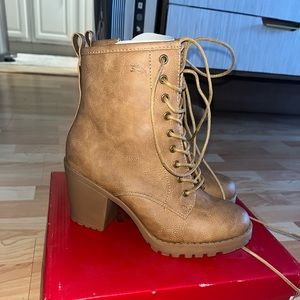 Brand new ZIGI SOHO KURTLAN BOOT